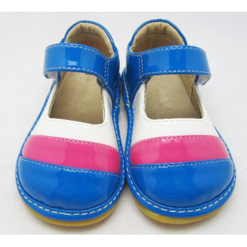 Blaue rosa weiße Streifen Handgemachte Baby quietschende Schuhe weichen Großhandel